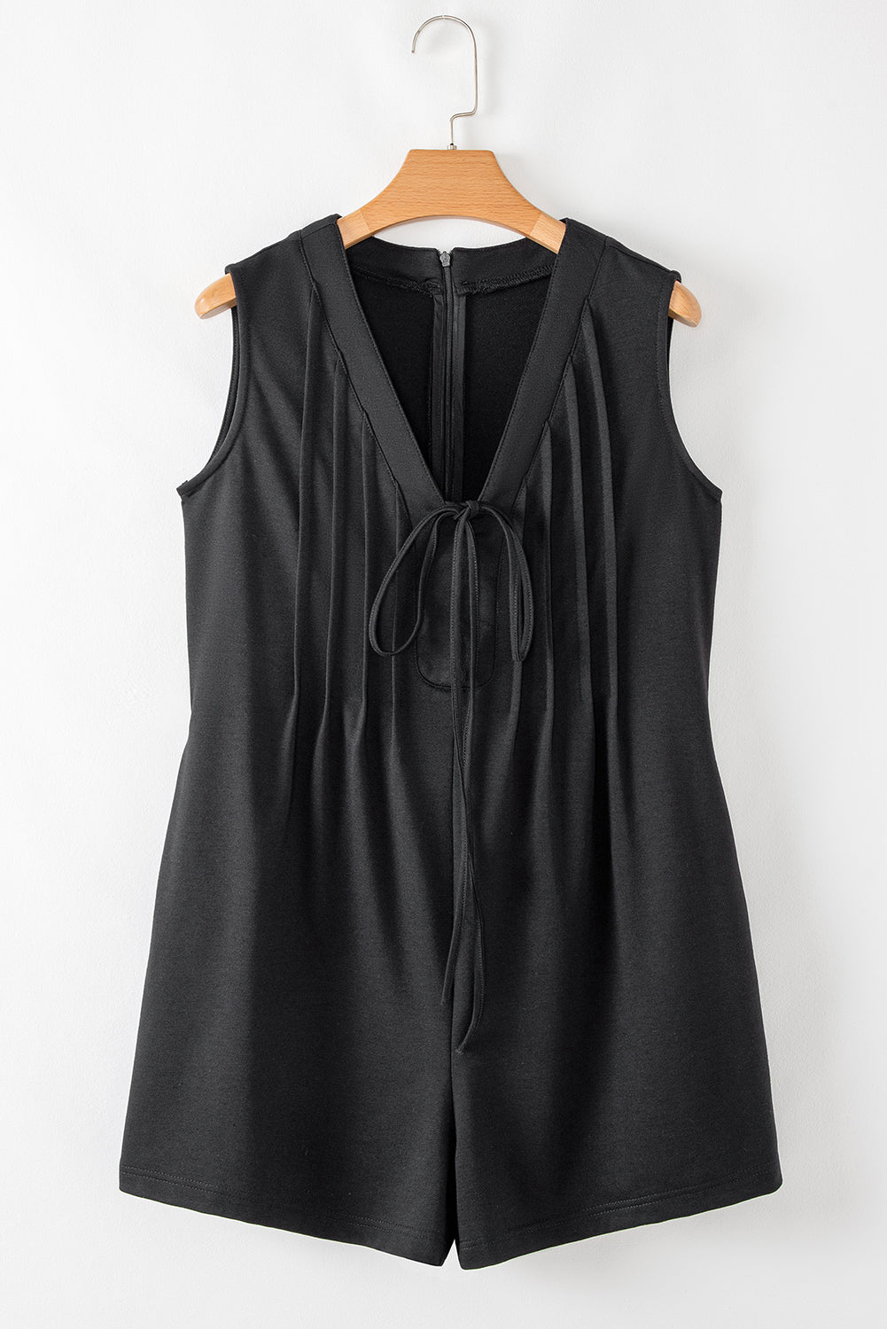 Black white Tie V Neck Pintuck Sleeveless Loose Romper-Chaelisa's New Jammies