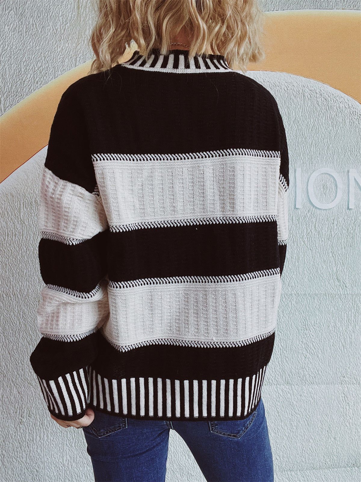 Contrast Round Neck Long Sleeve Sweater-Chaelisa's New Jammies
