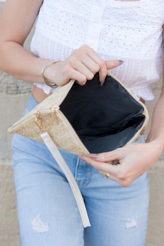 Daisy Wristlet Clutch - Chaelisa's New Jammies